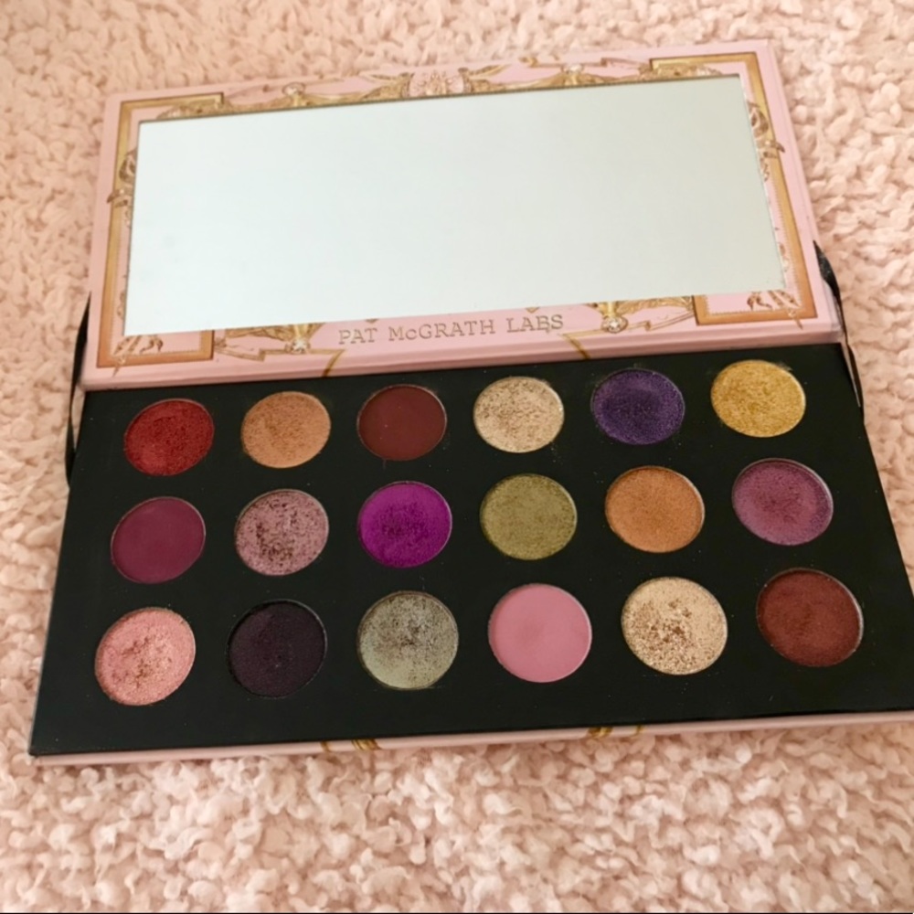 Pat McGrath MTHESHP MEGA: CELESTIAL DIVINITY eyeshadow palette